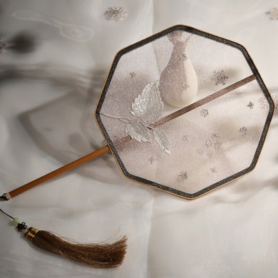 古典白色雪花團(tuán)扇，匠心啟航閱讀繡花宮扇扇子