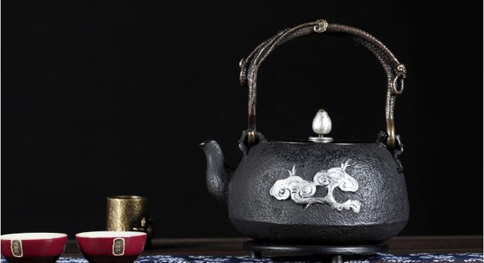 日本鐵壺純手工鑲銀茶壺，日本鐵壺歷史