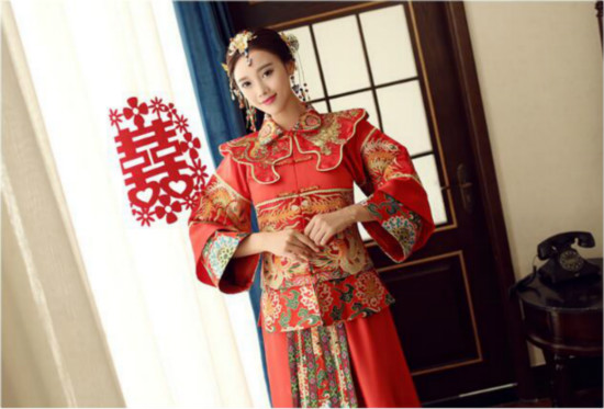 復(fù)古刺繡匠心啟航閱讀嫁衣中式禮服