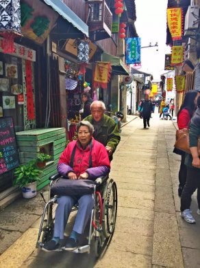 古鎮(zhèn)之外的新場(chǎng)，或許更有新意