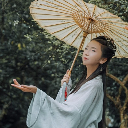 南溪山夢(mèng)帶傘女生頭像，唯美古風(fēng)真人頭像