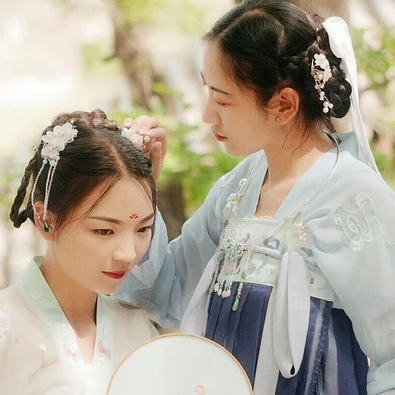 漢服帶團(tuán)扇閨蜜頭像，唯美古風(fēng)真人頭像