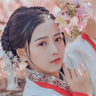 粉色木棉花少女頭像，唯美古風真人頭像