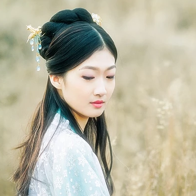 淡藍(lán)色文藝女生頭像，唯美古風(fēng)真人頭像