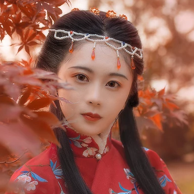 紅葉映霞女生頭像，唯美古風(fēng)真人頭像