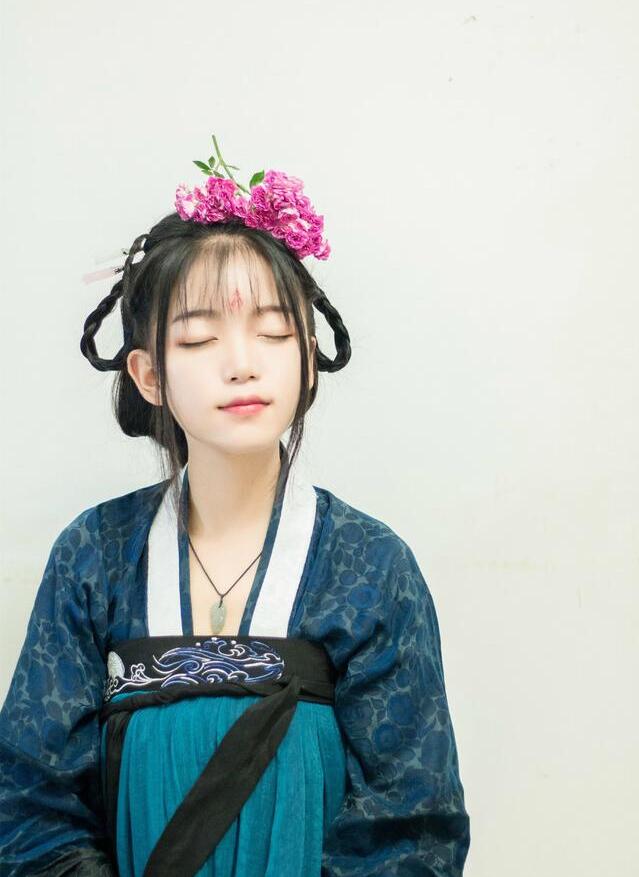 匠心啟航閱讀漢服女古裝