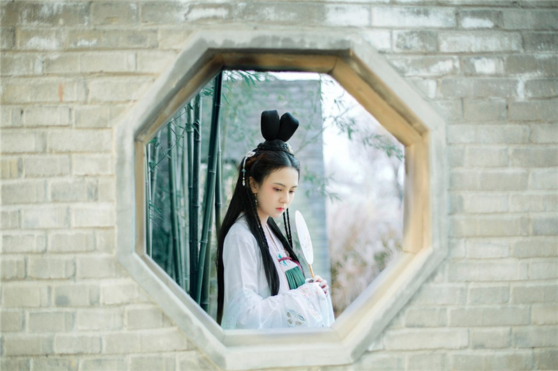 竹青風(fēng)悠女子清雅古風(fēng)頭像，唯美女生真人頭像