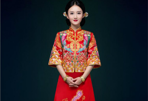 匠心啟航閱讀刺繡錦緞復(fù)古嫁衣中式禮服