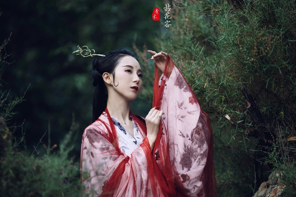 庭院深深思幾許古風(fēng)女子頭像，古風(fēng)真人頭像