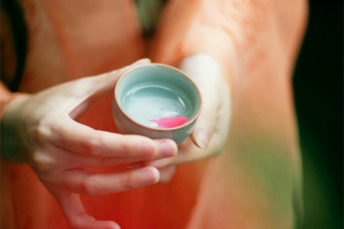 古風(fēng)女子纖纖玉手頭像，寧靜清幽女生頭像