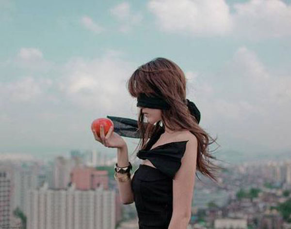 風(fēng)水學(xué)告訴你，在愛(ài)情中容易盲眼的女性